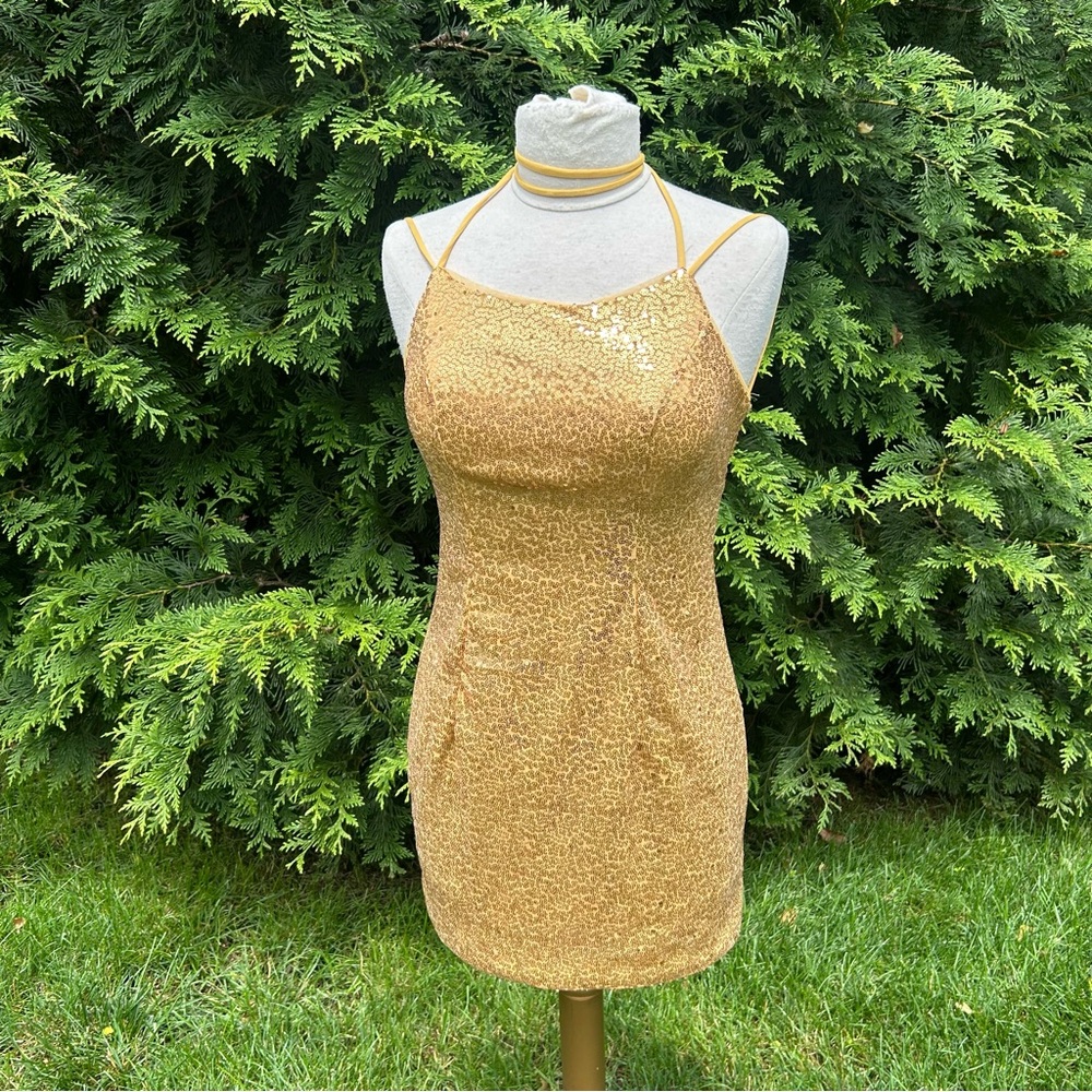 Gold Sequin Tight Homecoming Dress Size 8 Short Backless Criss Cross Mini dress